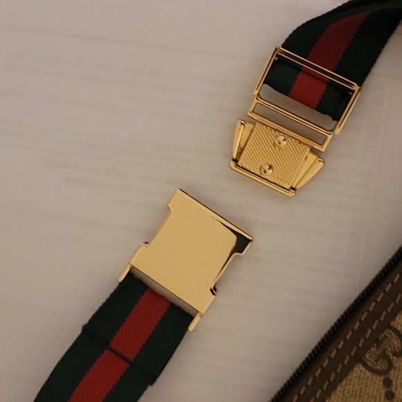 Gucci GG Clutch Crossbody Bag Chest or Waist Bag - Picture 15 of 16